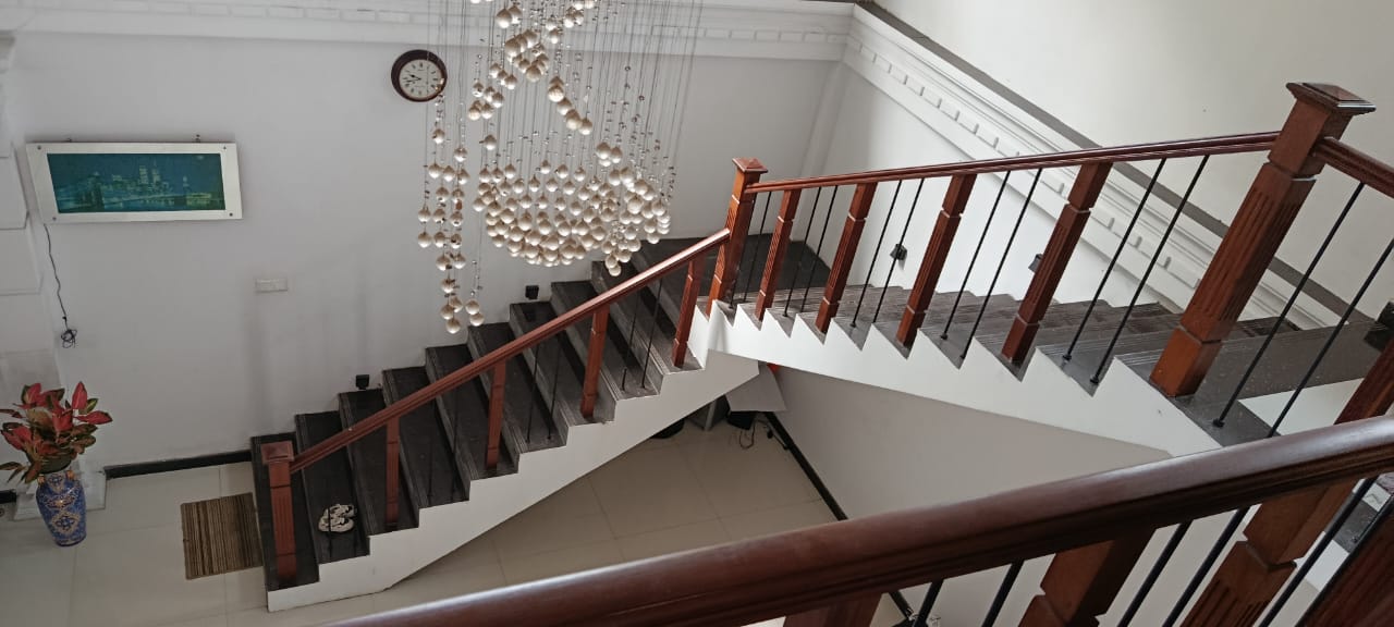 House with 2 shop rooms for sale Kahathuduwa.