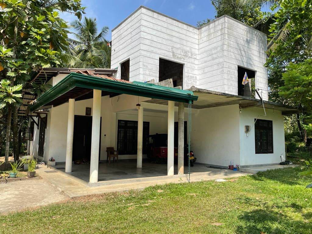 ඉඩමක් සමඟ දෙමහල් නිවසක් විකිණීමට - Land with House in Malsiripura , Ambanpola